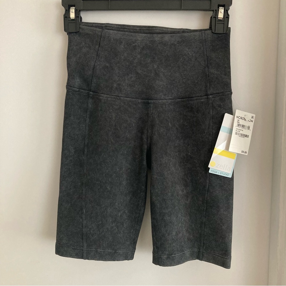 Zella yoga/biker shorts